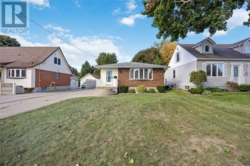 1049 BRIARFIELD Avenue  Sarnia, N7V4A2 | Image 5