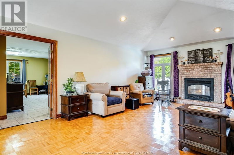 302 Applewood null  Kingsville, N9Y3Y5 | Image 5