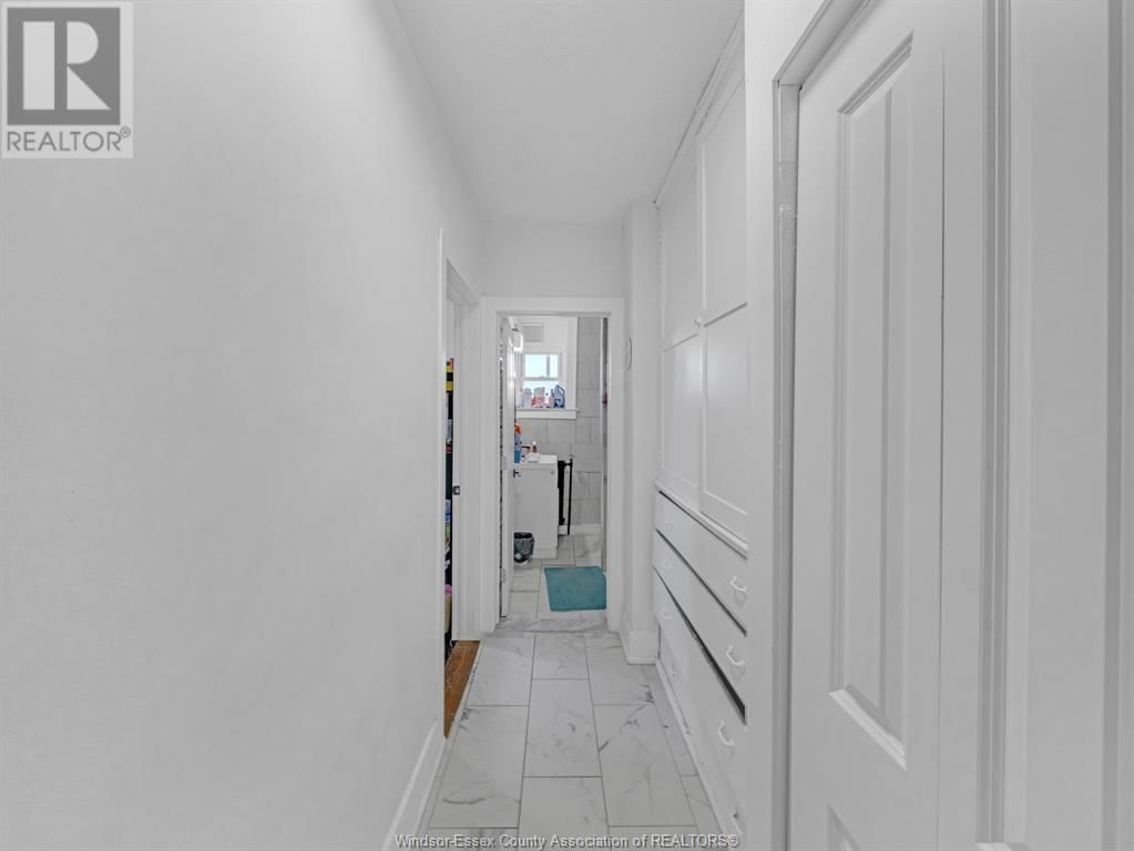 1572 TECUMSEH ROAD EAST Image 13
