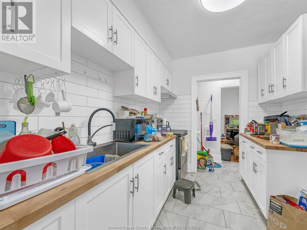 1572 TECUMSEH ROAD EAST Image 24