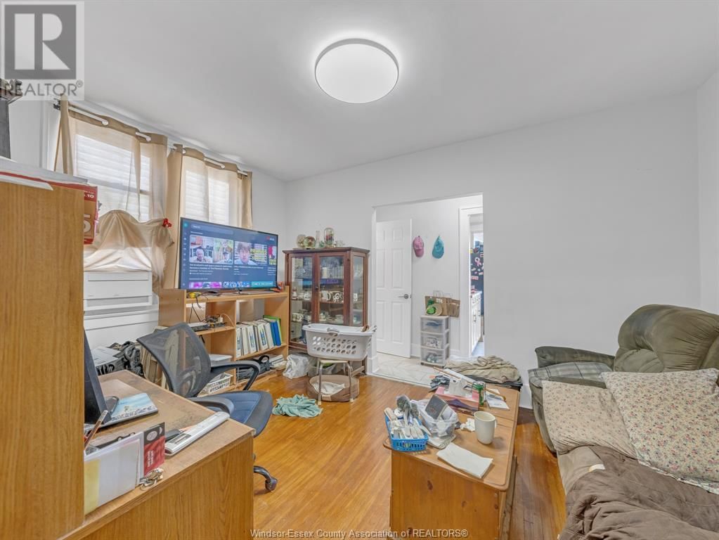 1572 TECUMSEH ROAD EAST Image 31