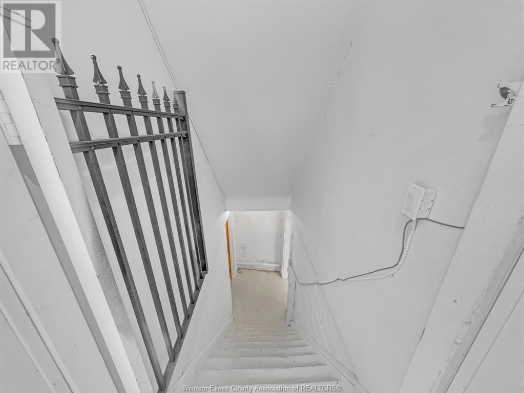 1572 TECUMSEH ROAD EAST Image 42