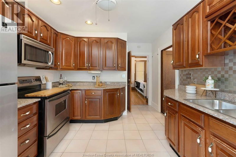 1077 CHILVER Road  Windsor, N8Y2K6 | Image 14