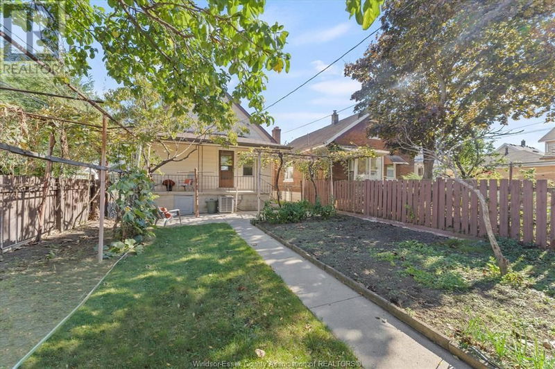 1621 ELSMERE Avenue  Windsor, N8X4H5 | Image 28