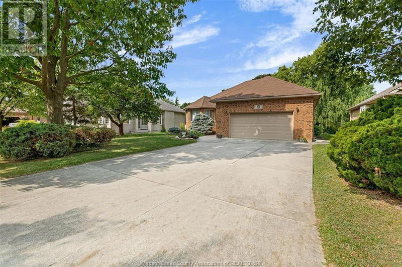 559 LISA Crescent  Windsor, N9G2M5 | Image 2