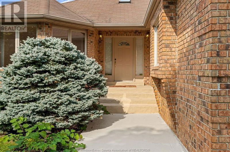 559 LISA Crescent  Windsor, N9G2M5 | Image 3