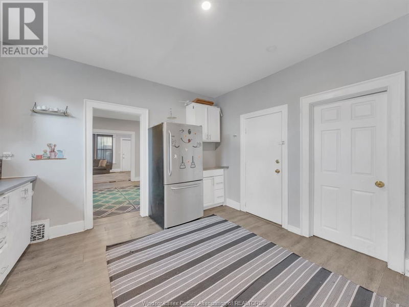 1037 HICKORY Road  Windsor, N8Y3S2 | Image 12