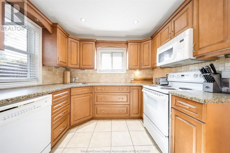 1832 GLADSTONE Avenue  Windsor, N8W2N3 | Image 12