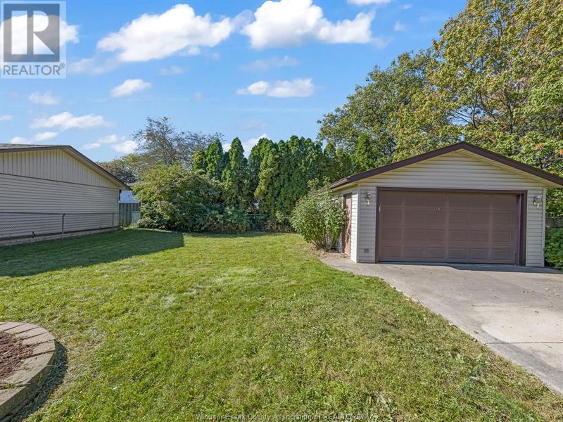 2977 FOREST GLADE Drive  Windsor, N8R1L6 | Image 28