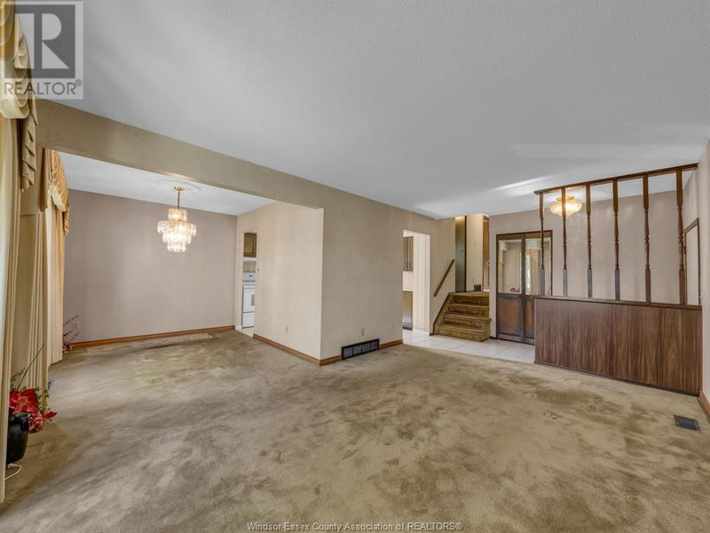 2977 FOREST GLADE Drive  Windsor, N8R1L6 | Image 3