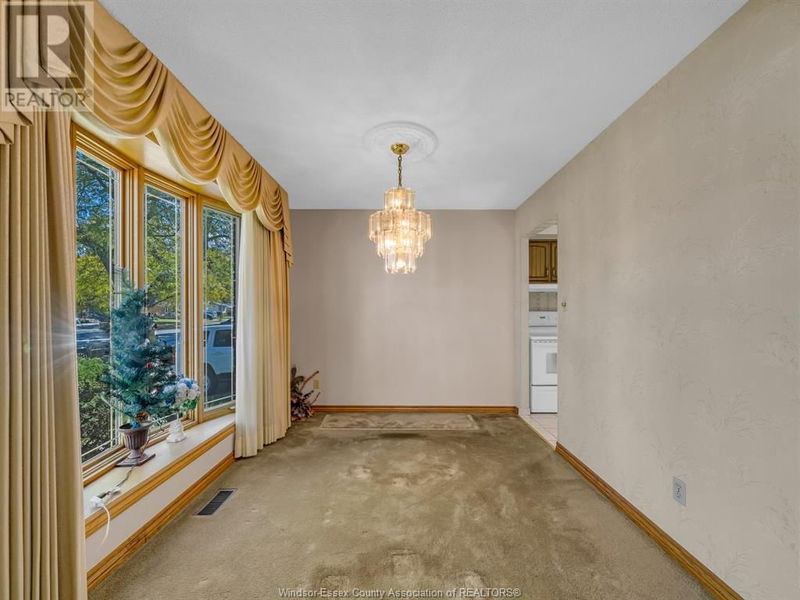 2977 FOREST GLADE Drive  Windsor, N8R1L6 | Image 4