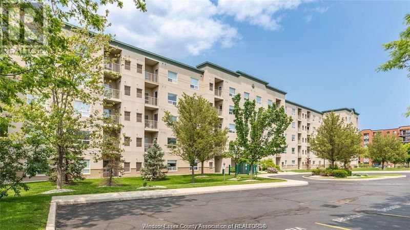  208 - 5000 WYANDOTTE null  Windsor, N8Y5B8 | Image 3