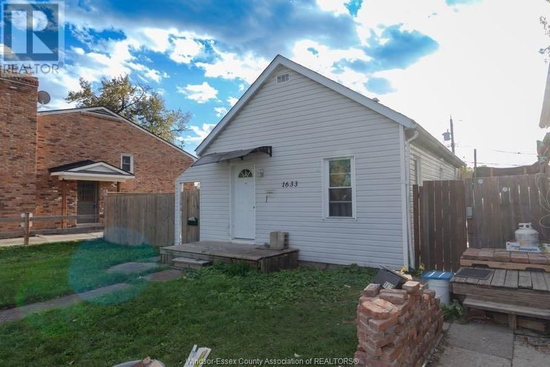 1633 PARENT null  Windsor, N8X4J9 | Image 1