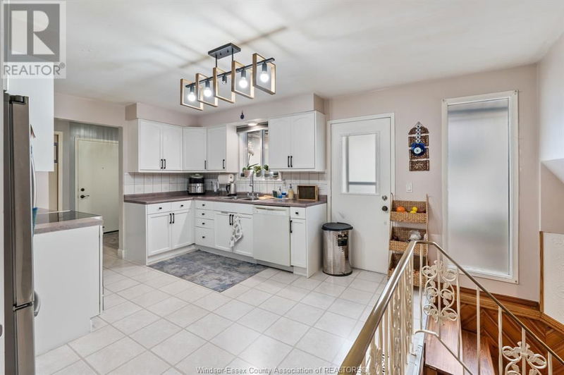 3308 FOREST GLADE Drive  Windsor, N8R1X3 | Image 12