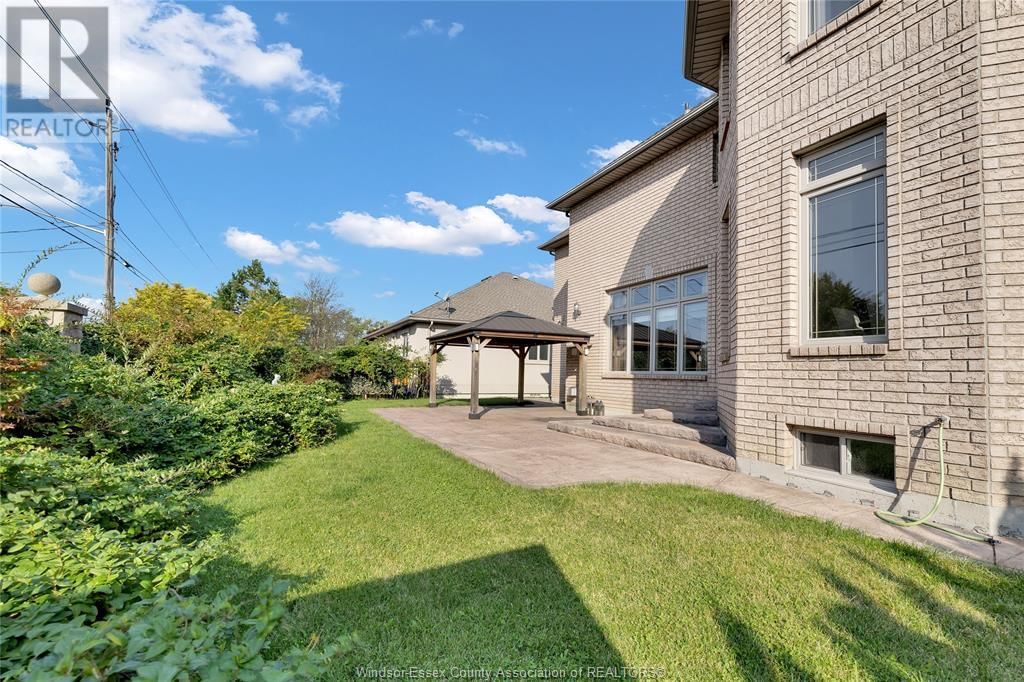 380 SHOREVIEW CIRCLE Image 31