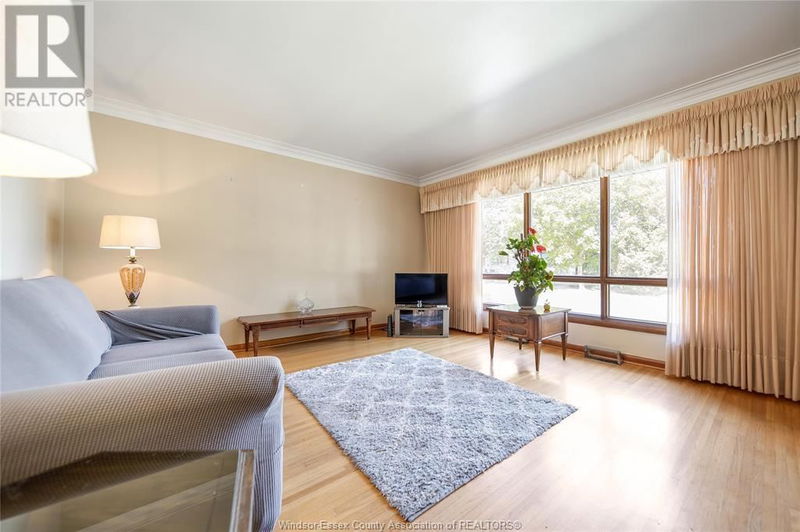 1557 CENTRAL Avenue  Windsor, N8Y3V7 | Image 11