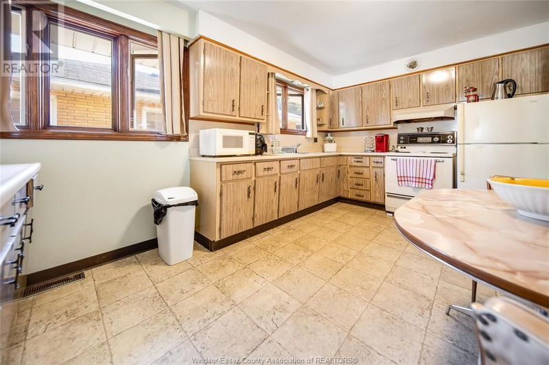 1557 CENTRAL Avenue  Windsor, N8Y3V7 | Image 16