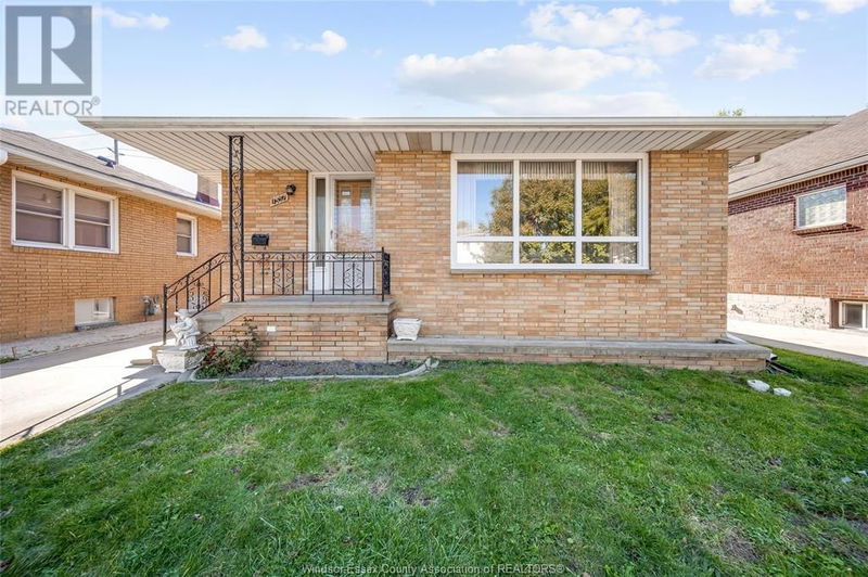 1557 CENTRAL Avenue  Windsor, N8Y3V7 | Image 2