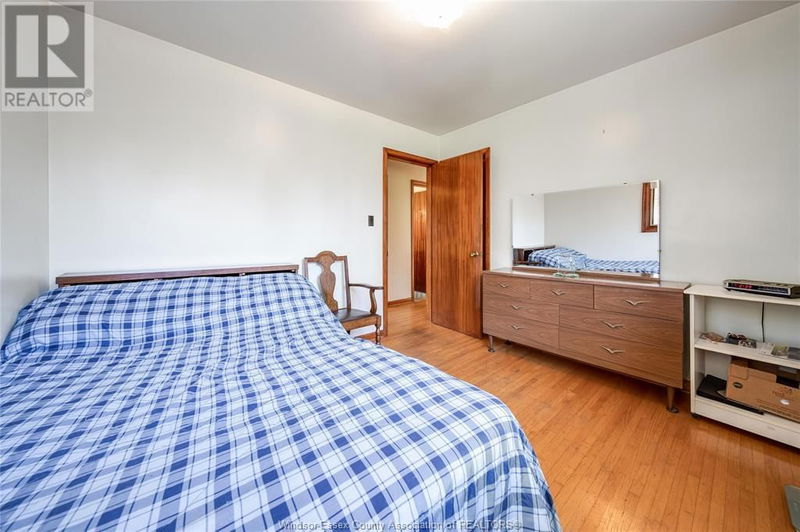 1557 CENTRAL Avenue  Windsor, N8Y3V7 | Image 22