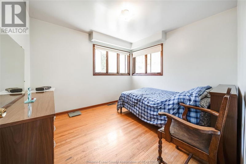 1557 CENTRAL Avenue  Windsor, N8Y3V7 | Image 23