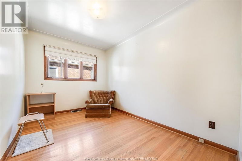 1557 CENTRAL Avenue  Windsor, N8Y3V7 | Image 25