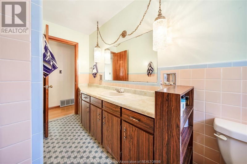 1557 CENTRAL Avenue  Windsor, N8Y3V7 | Image 29