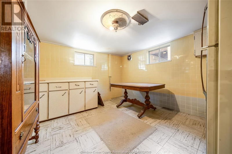 1557 CENTRAL Avenue  Windsor, N8Y3V7 | Image 32