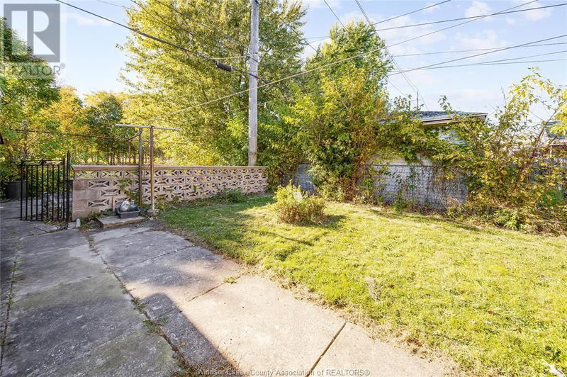 1557 CENTRAL Avenue  Windsor, N8Y3V7 | Image 47