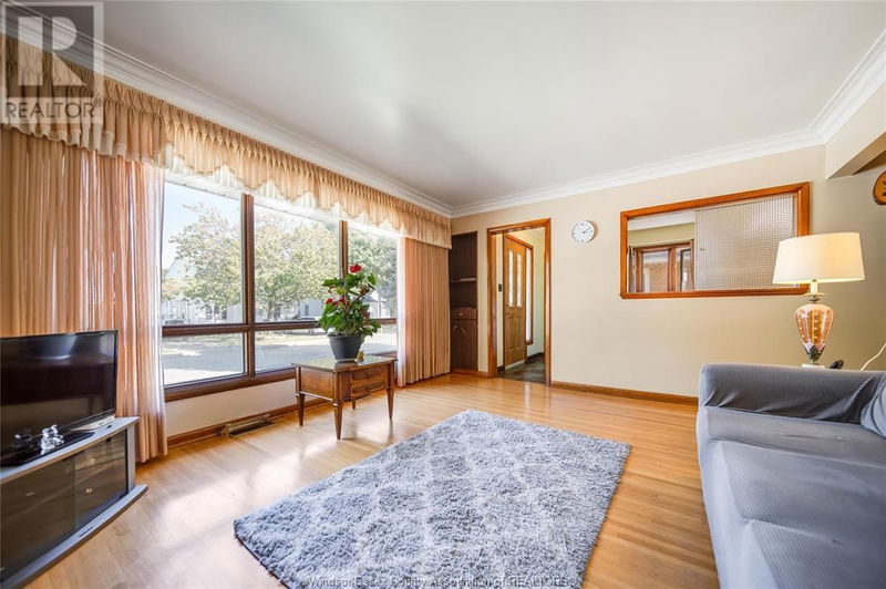 1557 CENTRAL Avenue  Windsor, N8Y3V7 | Image 7