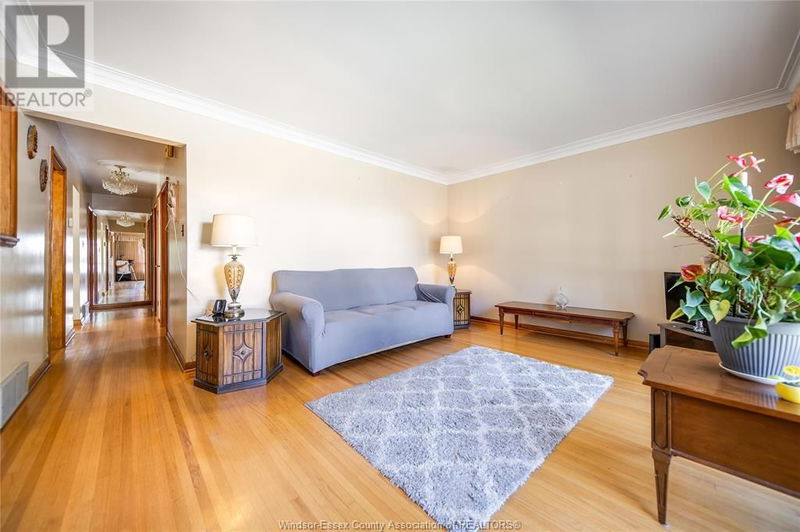 1557 CENTRAL Avenue  Windsor, N8Y3V7 | Image 9