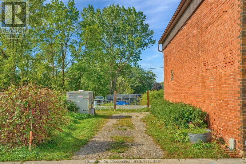 Image #1 of Restaurant for Sale at 288 King Street South, Highgate, Ontario