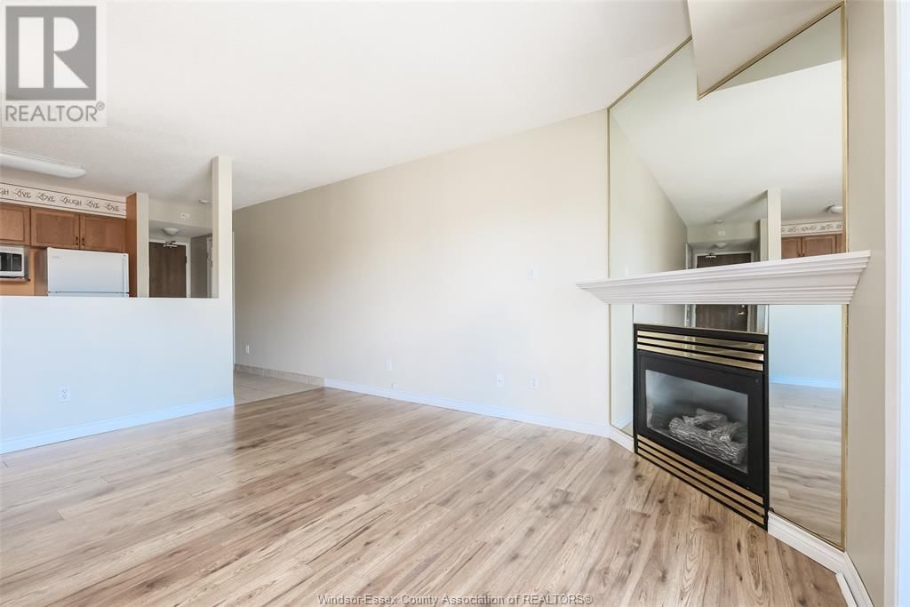 1323 LANGLOIS AVENUE Unit# 301 Image 6