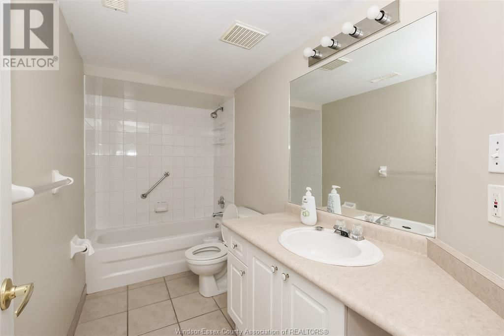 1323 LANGLOIS AVENUE Unit# 301 Image 7