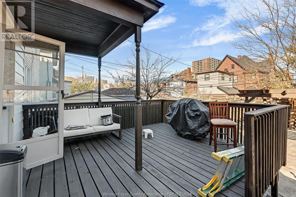 816 DOUGALL AVENUE Image 30