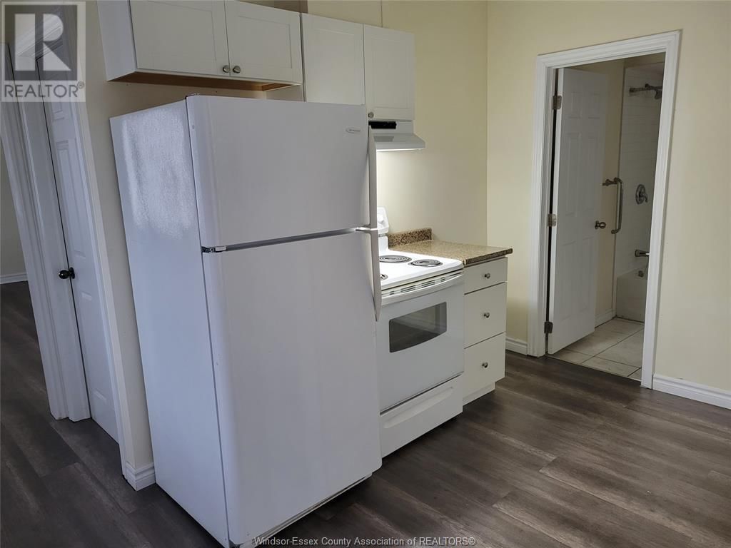 386 LOUIS Unit# REAR Image 16