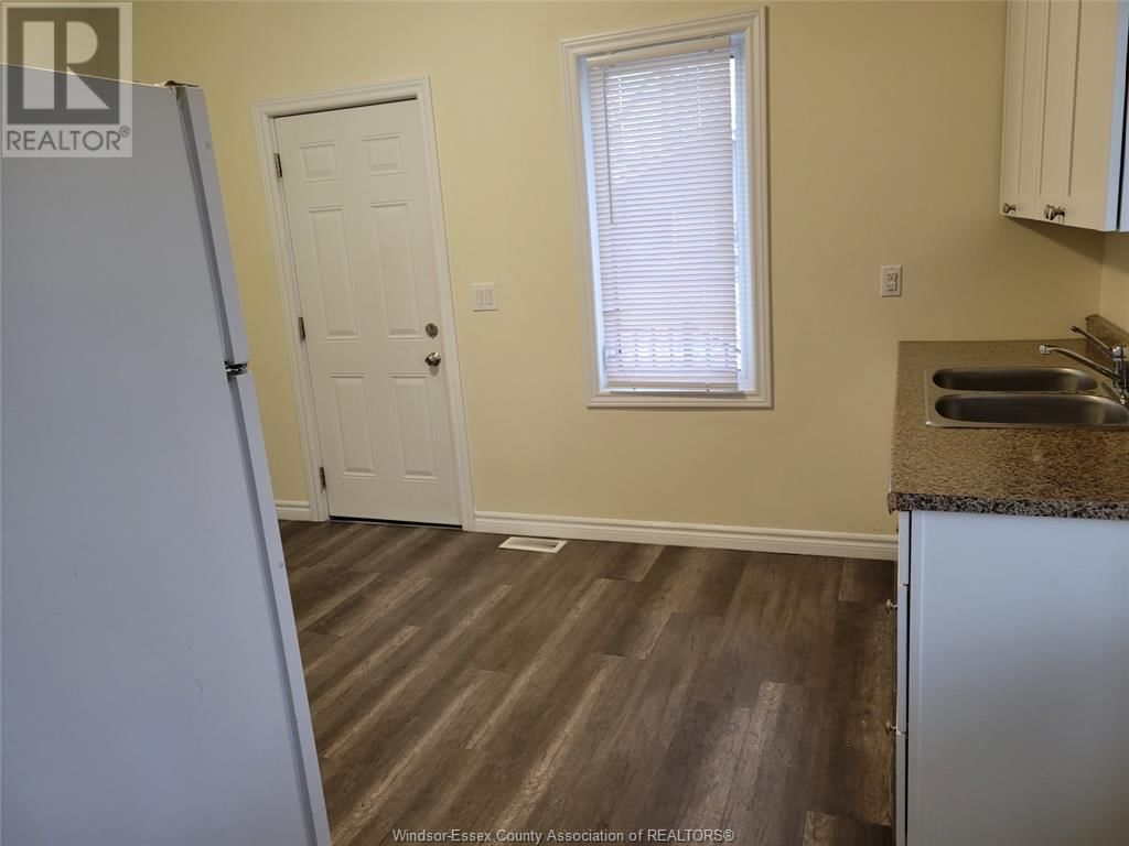 386 LOUIS Unit# REAR Image 18