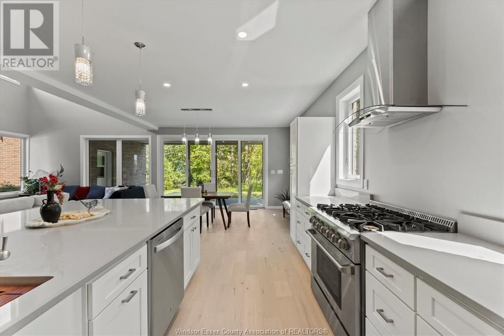 150 LAKEWOOD DRIVE Image 14