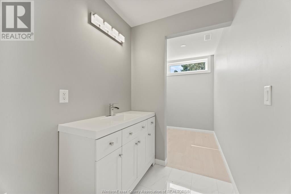 150 LAKEWOOD DRIVE Image 27