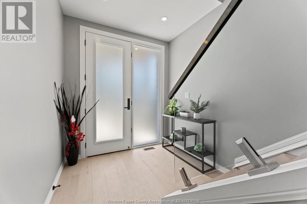 150 LAKEWOOD DRIVE Image 3