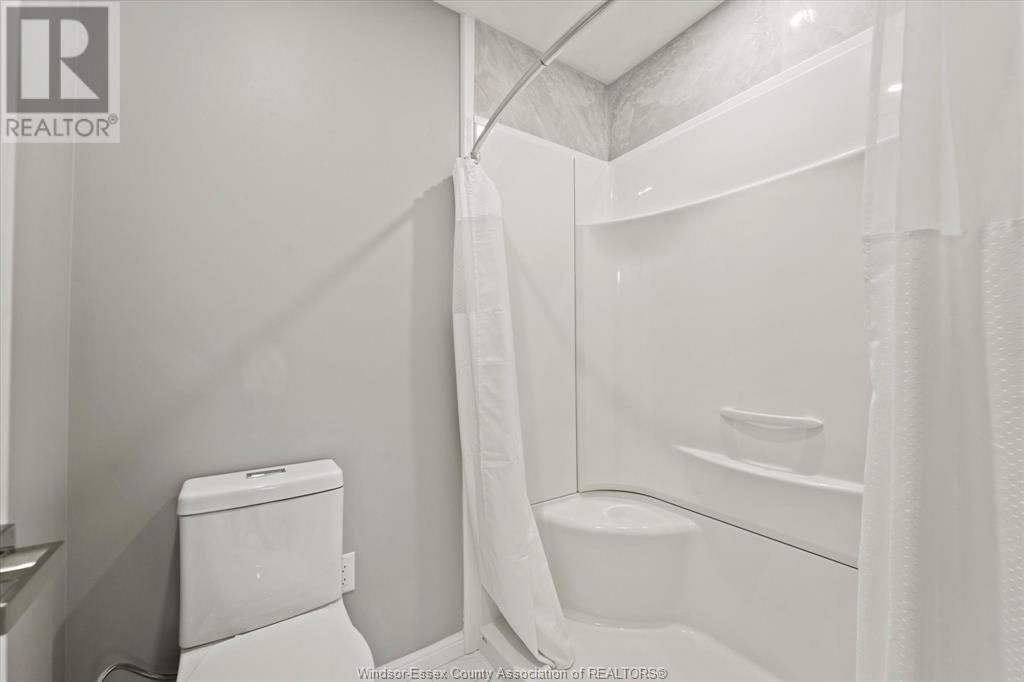 150 LAKEWOOD DRIVE Image 32