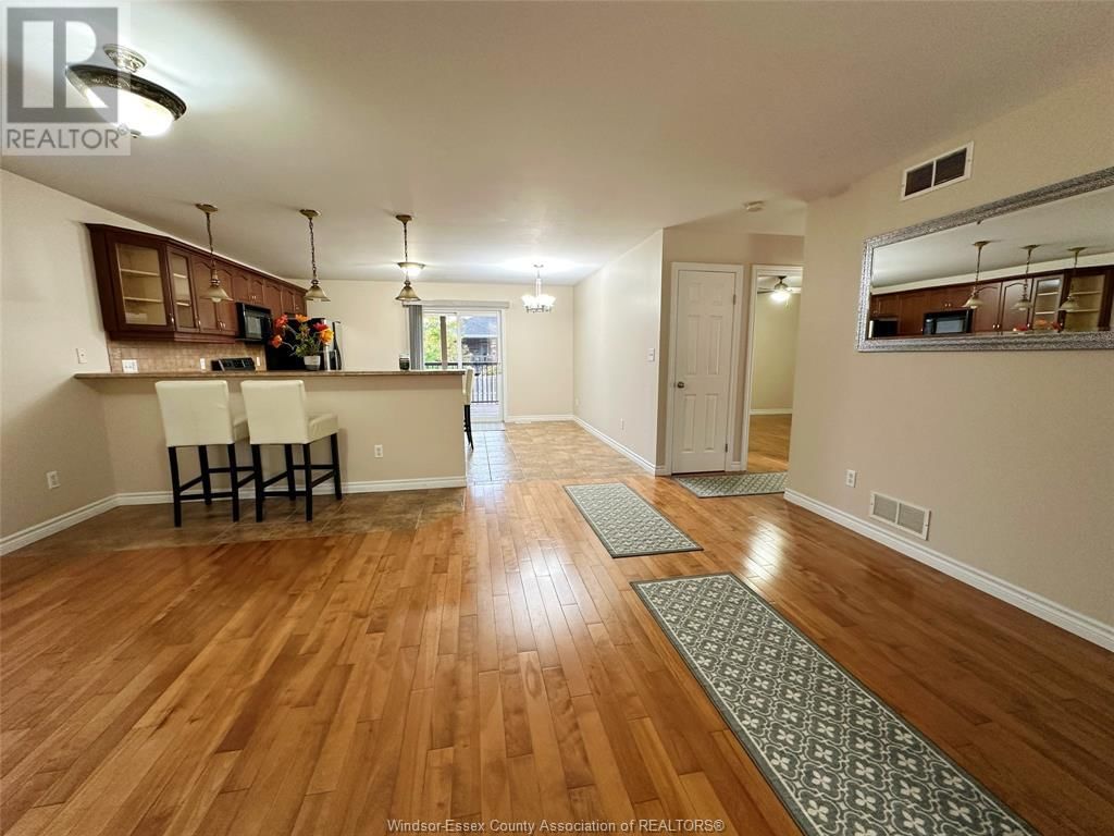 1129 CLOVER AVENUE Unit# UPPER Image 3