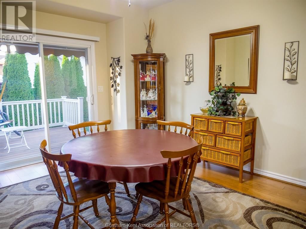 16 OAKGROVE LANE Image 16
