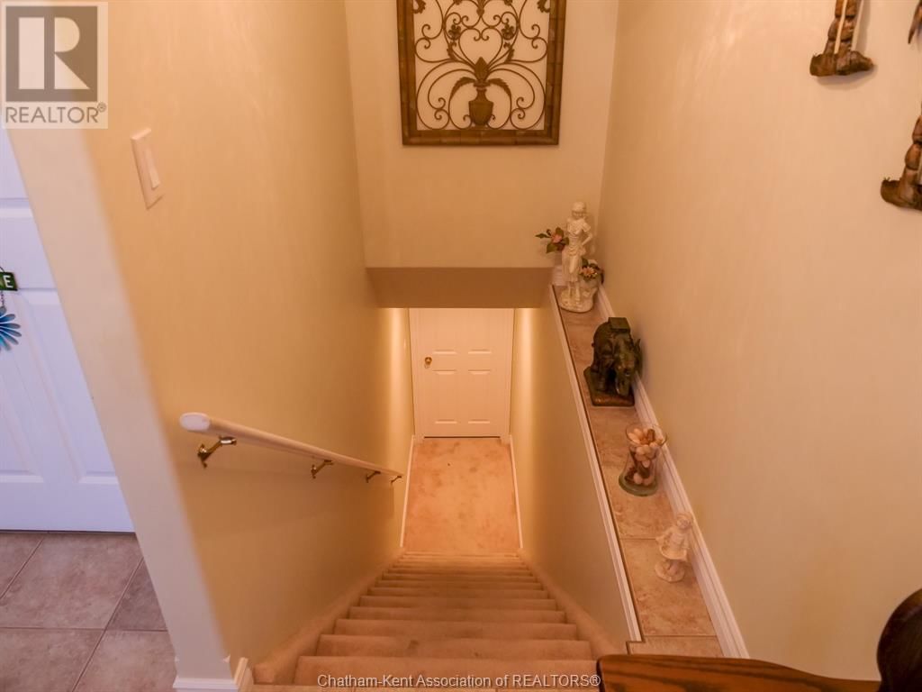 16 OAKGROVE LANE Image 17