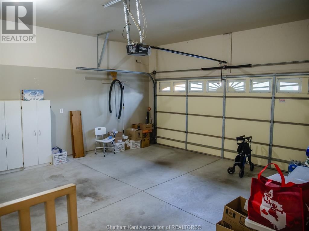 16 OAKGROVE LANE Image 27