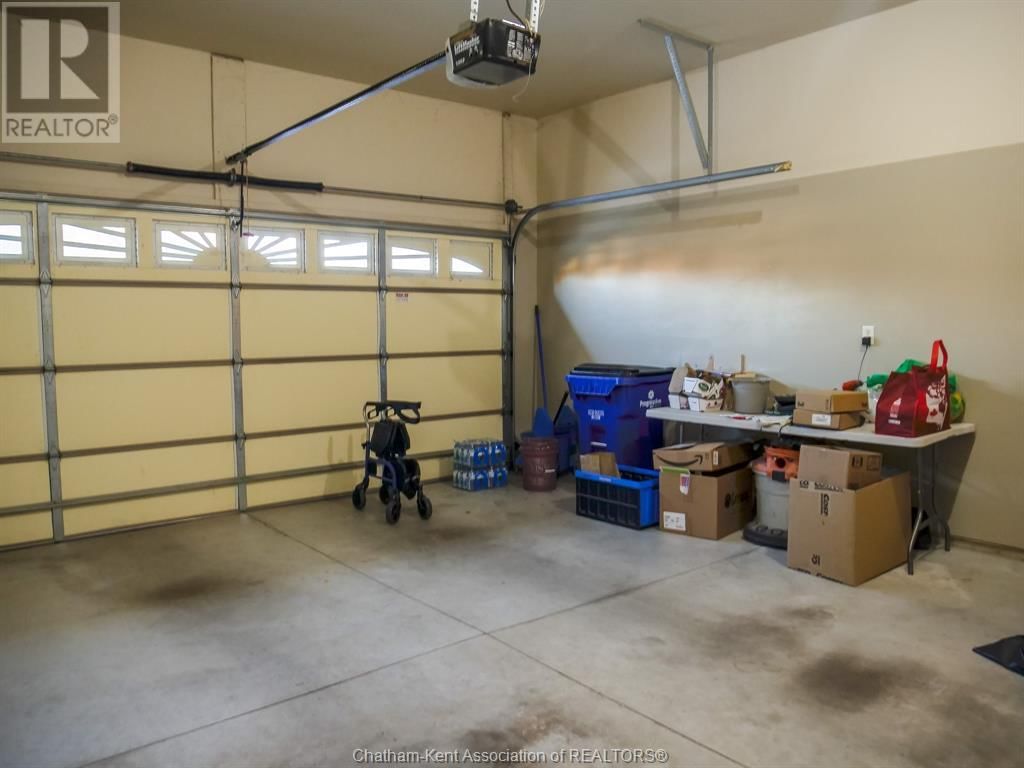 16 OAKGROVE LANE Image 28
