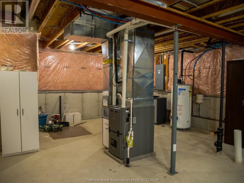 16 OAKGROVE LANE Image 29