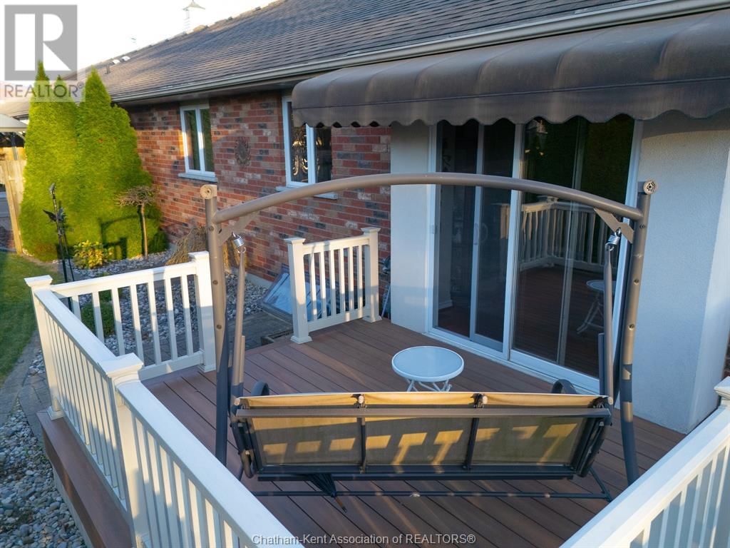 16 OAKGROVE LANE Image 4