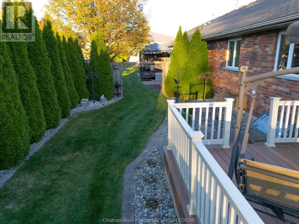 16 OAKGROVE LANE Image 5