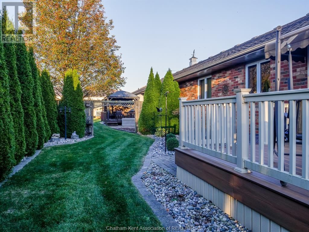 16 OAKGROVE LANE Image 6
