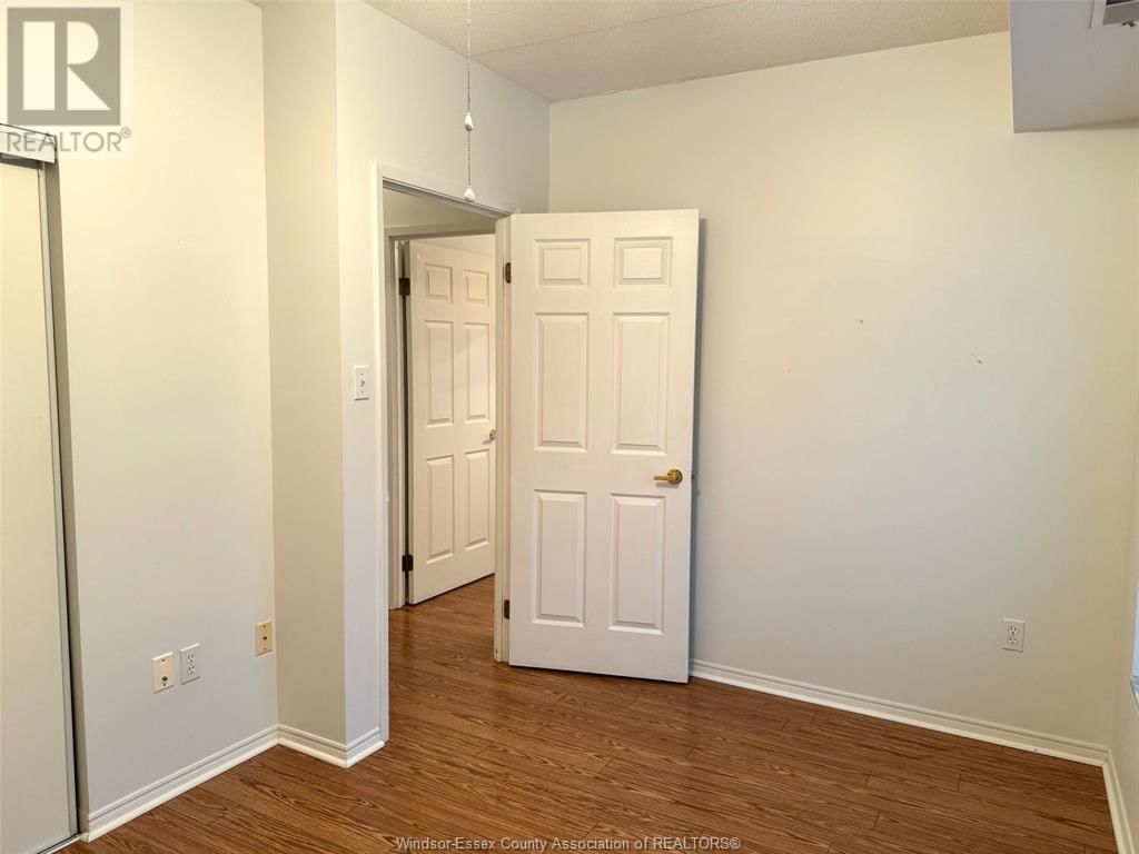 5064 WYANDOTTE STREET East Unit# 206 Image 17